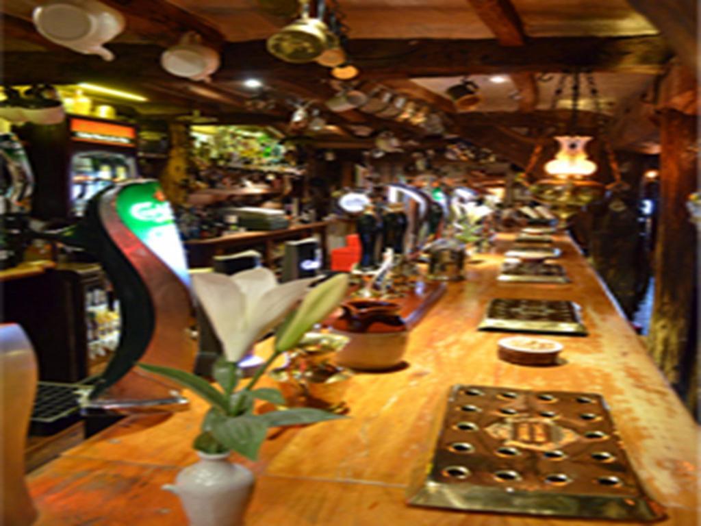 The King William IV Bed & Breakfast รอยสตัน ภายนอก รูปภาพ